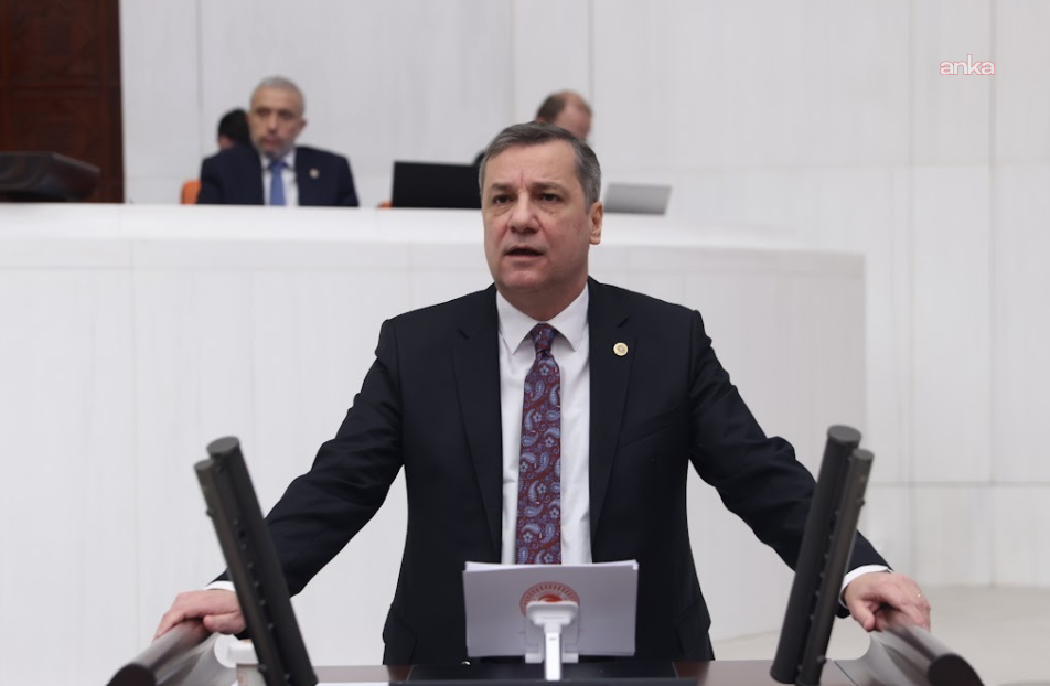 YENİ Partili