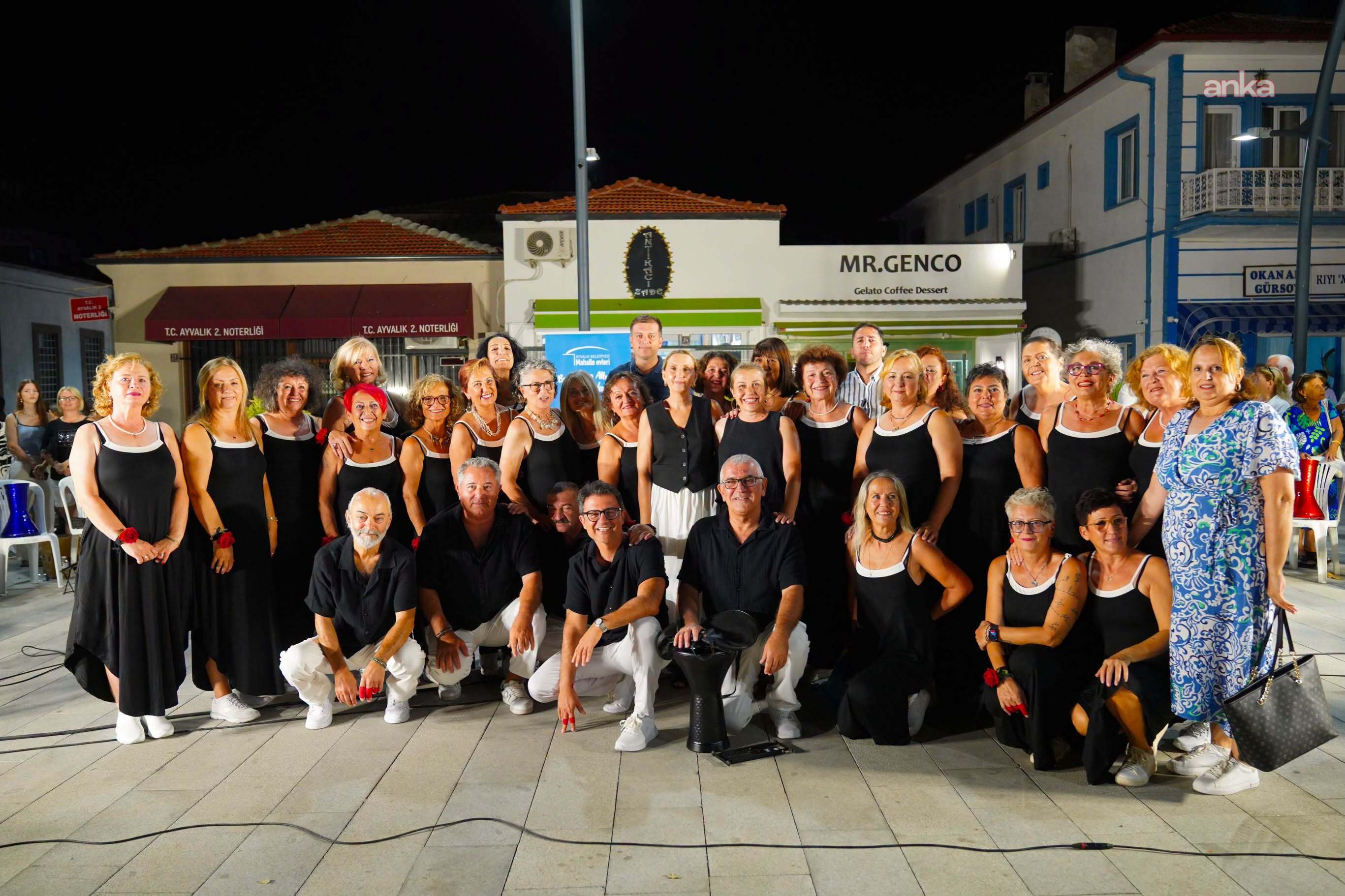 Ayvalık Gümrük Meydanı