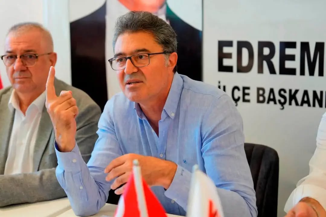 YENİ Parti