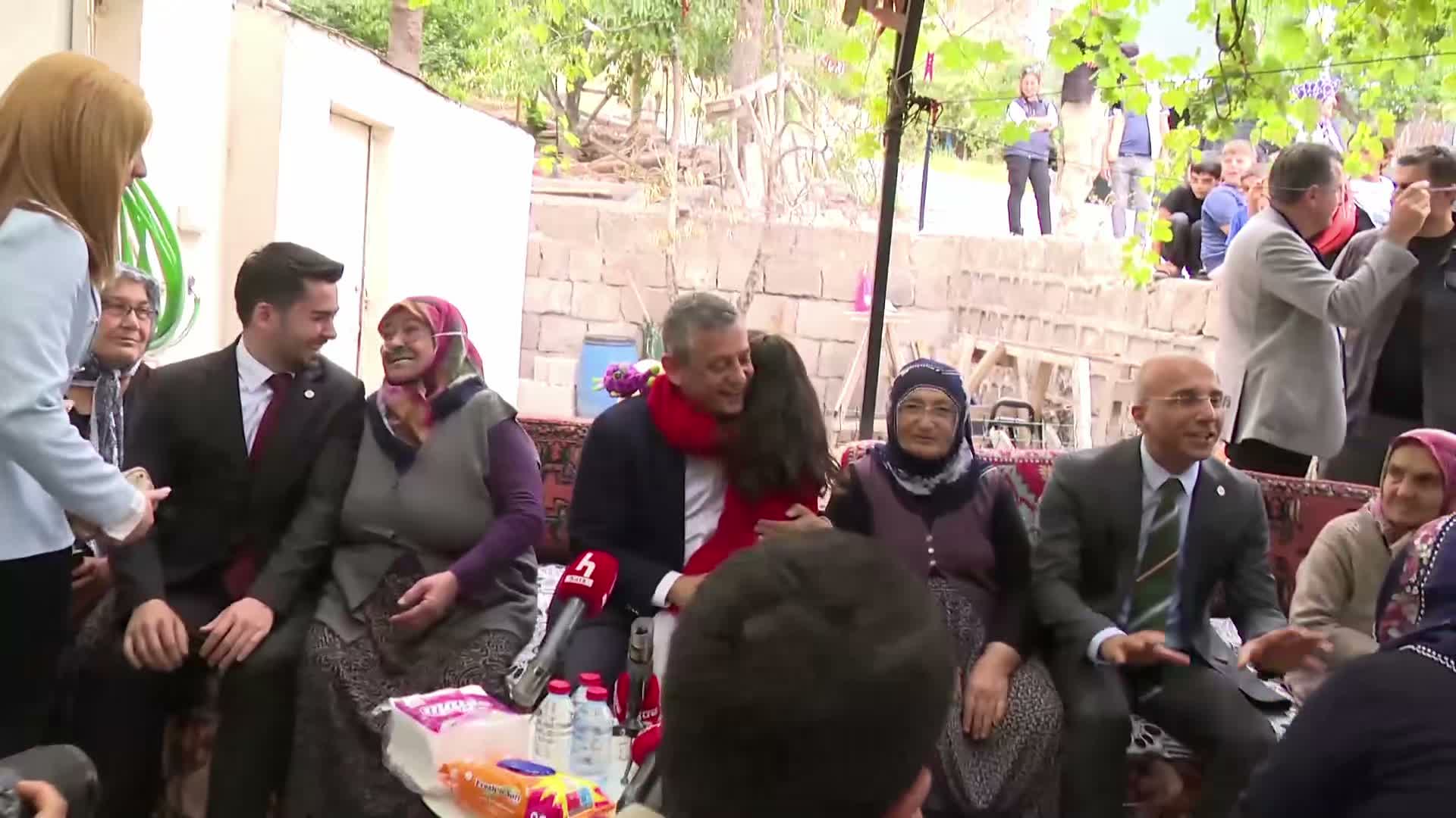 Özgür Özel,