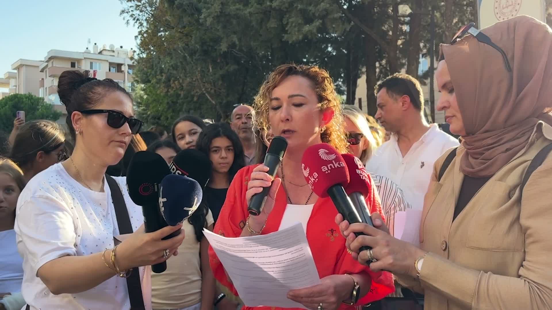 Dilek Özer Ortaokulu