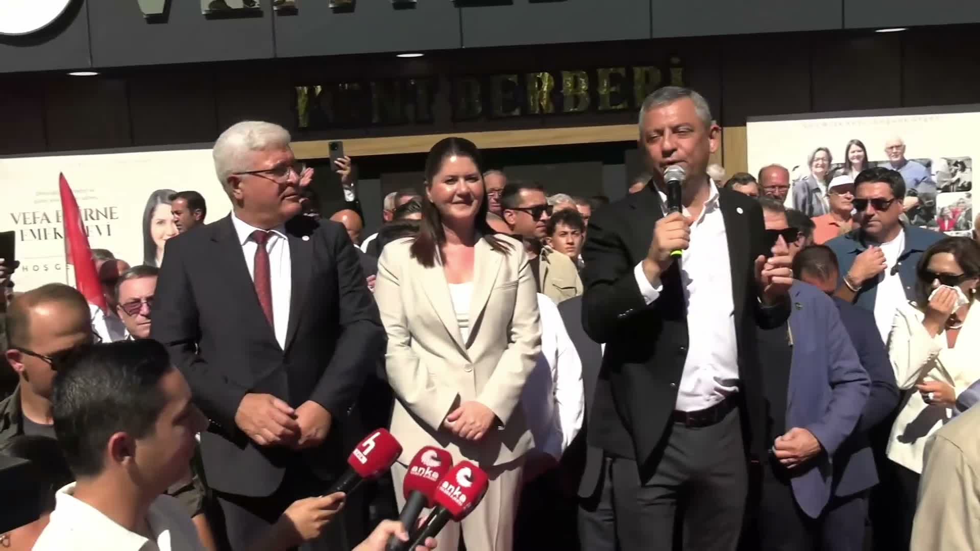 YENİ Parti Özel