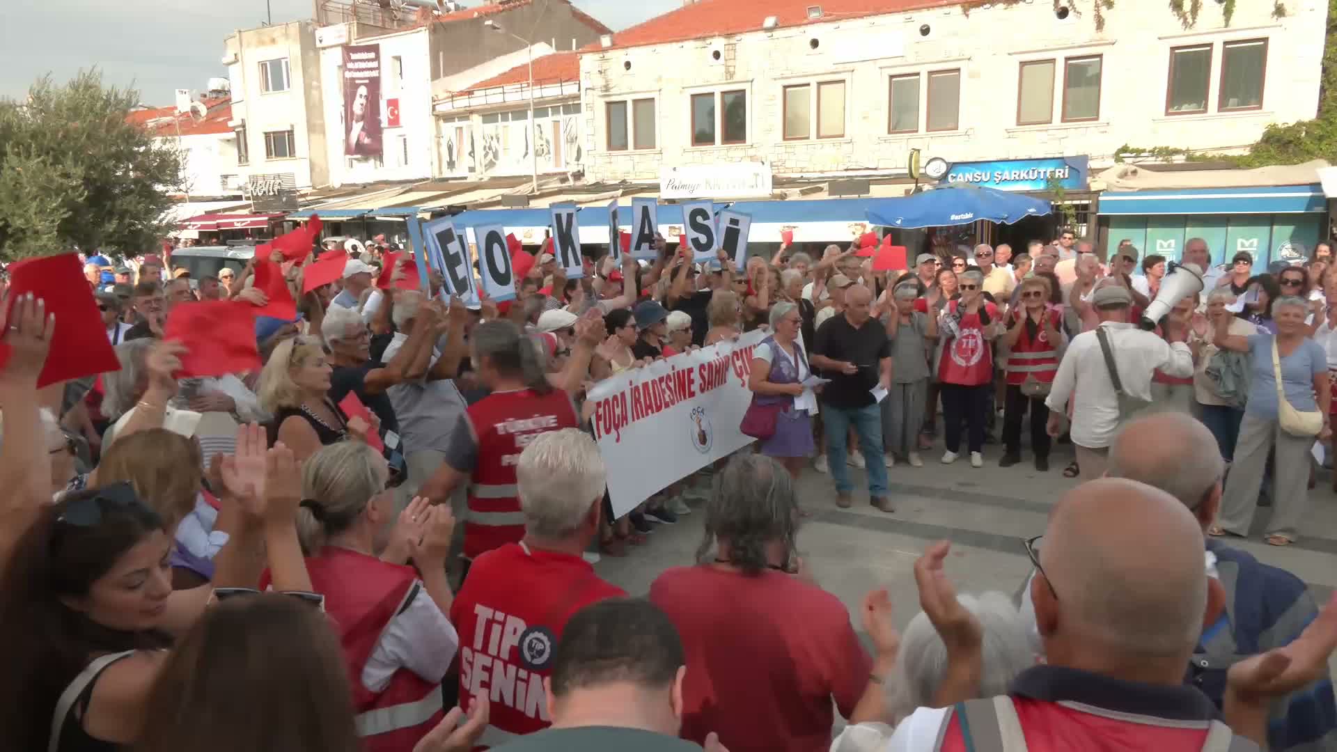 Foça Saniye Fıçı protesto